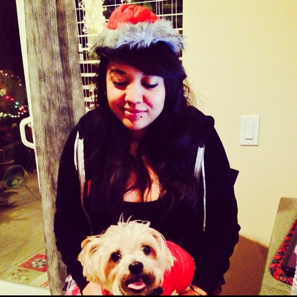Meet your Posher, Yesenia